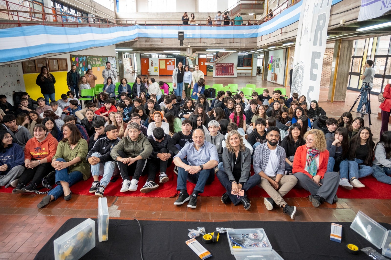 Lanzamiento del Programa Municipal de Robótica con kits Arduino para escuelas secundarias