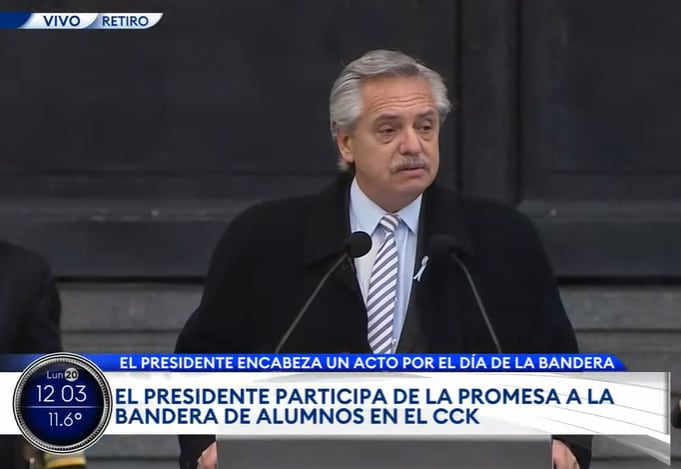 Alberto Fernández encabezó el acto por el Día de la Bandera en el CCK.