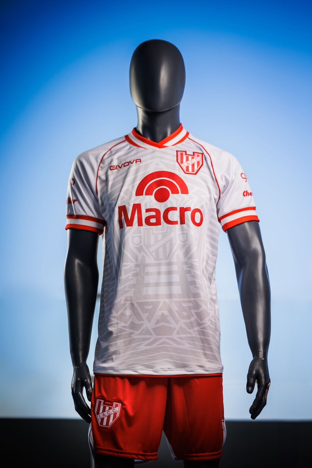 La nueva camiseta alternativa de Instituto.