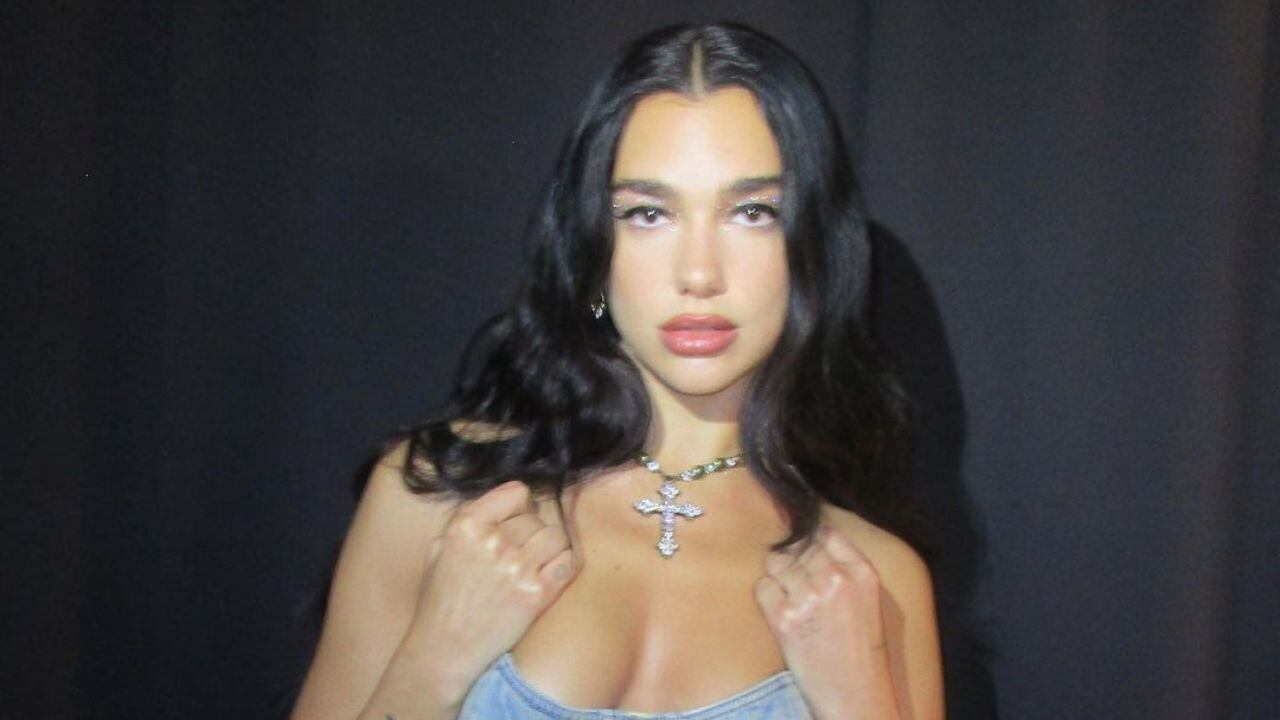 La sensualidad y elegancia del estilo de Dua Lipa hacen que sea la preferida de las grandes marcas. 