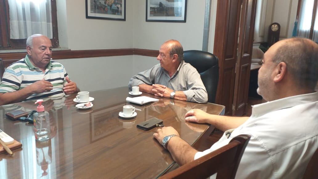 El intendente Carlos Sánchez mantuvo una reunión con representantes del Centro de Formación Laboral de Tres Arroyos