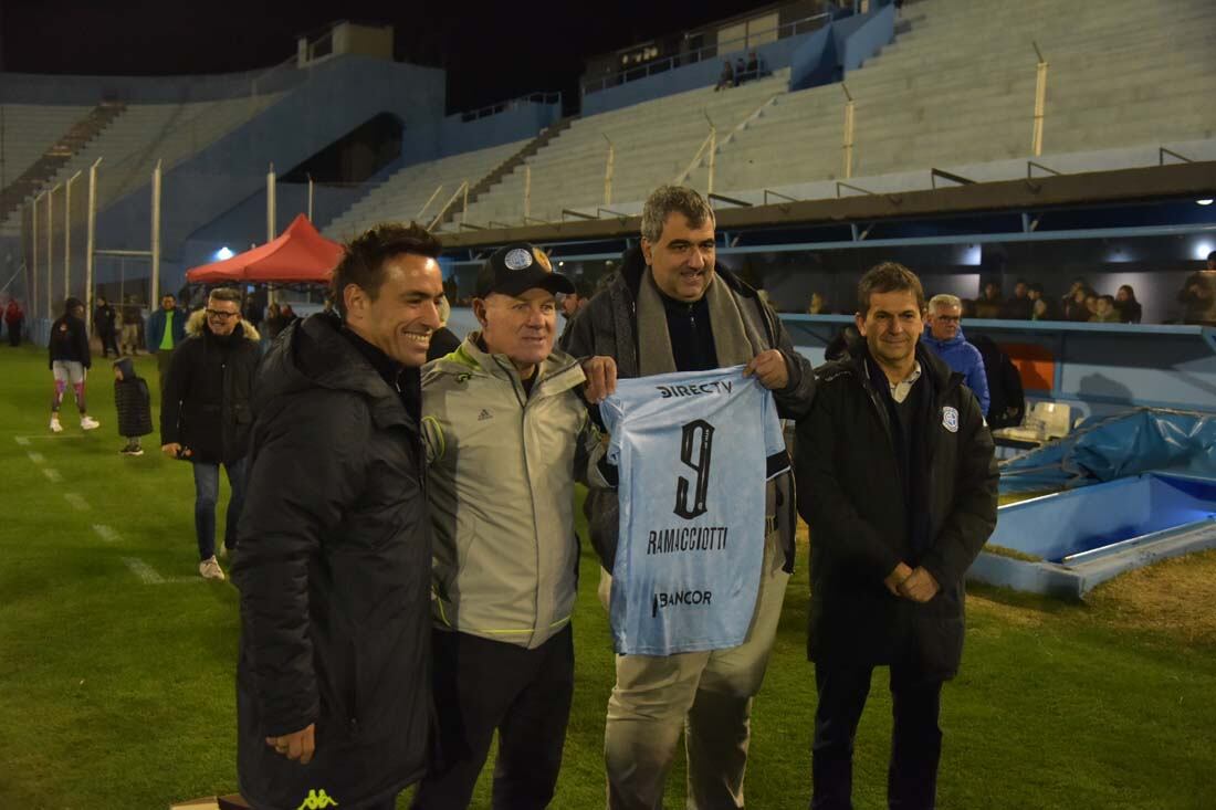 La despedida de Paolo Frangipane y Matías Gigli en el Gigante de Alberdi (Facundo Luque / La Voz)