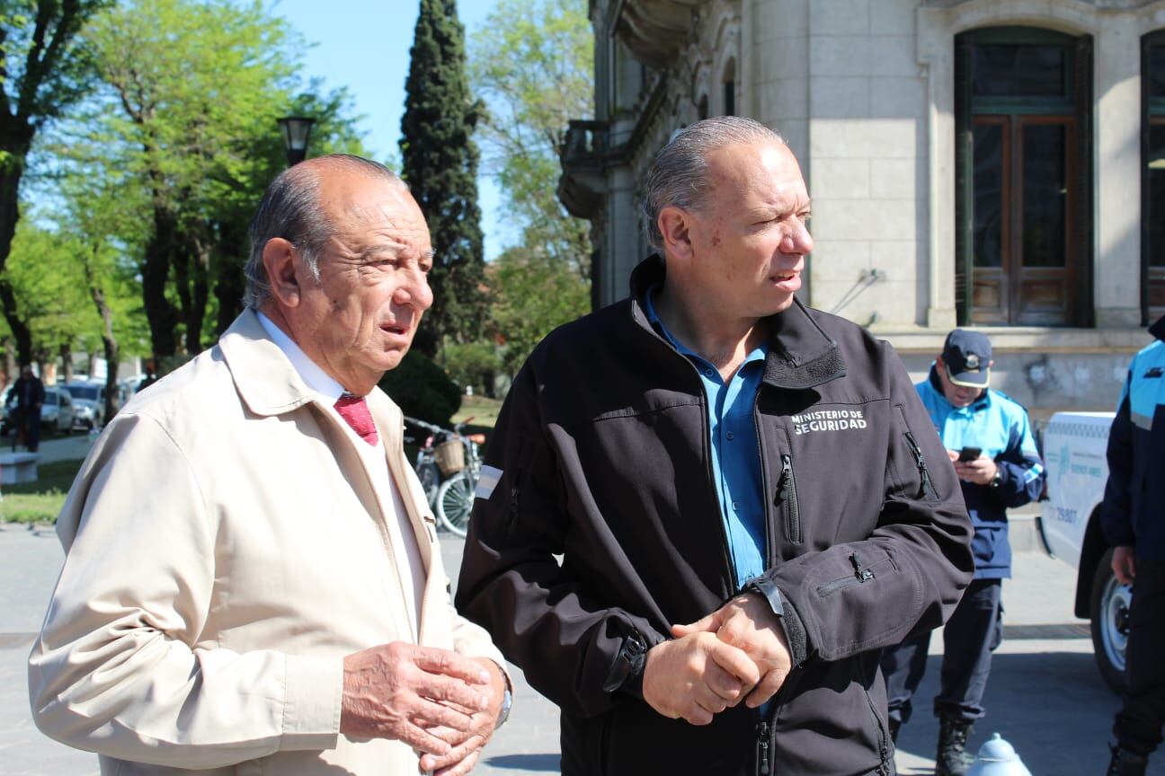 Sergio Berni estuvo en Tres Arroyos y entregó 12 nuevos patrulleros a la policía