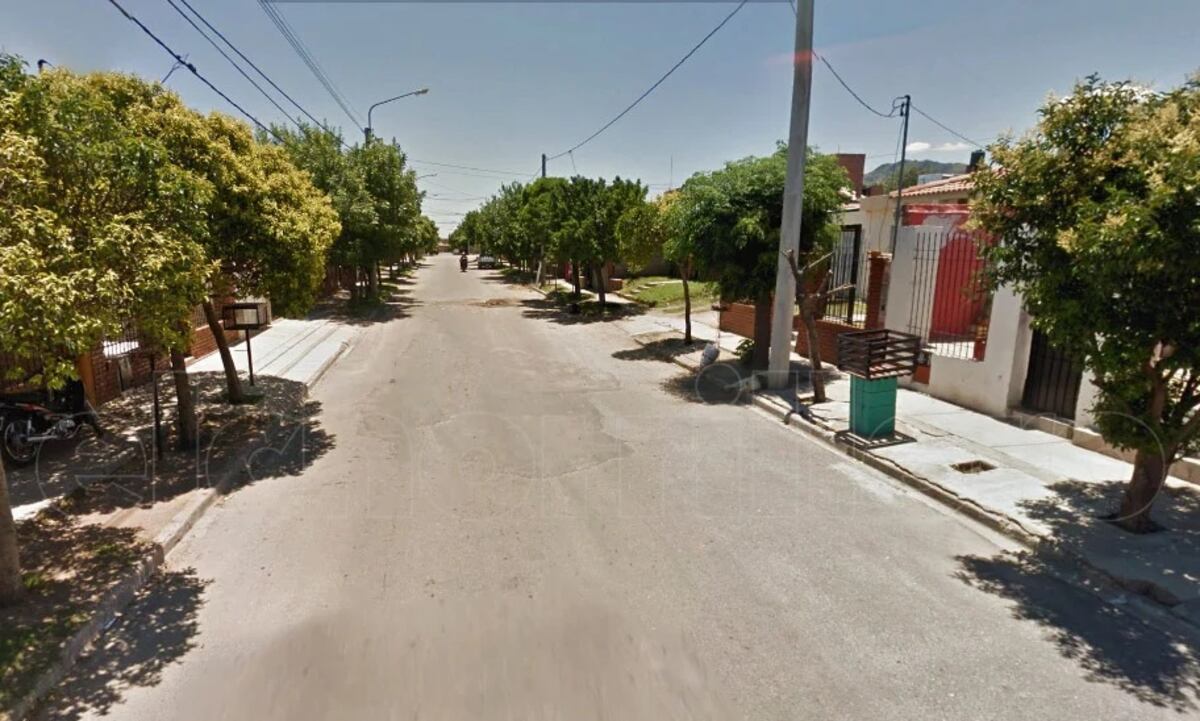 Un motochorro amenazó y asaltó a tres niños en la puerta de una casa del barrio 171 Viviendas