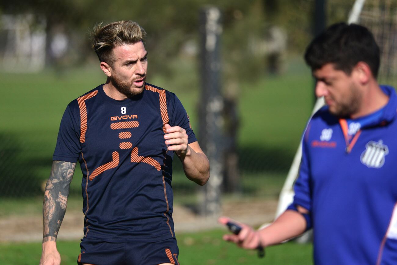 Talleres retomó las prácticas en el predio.  Julio Buffarini entrenó diferenciadamente.  (Nicolás Bravo / La Voz)