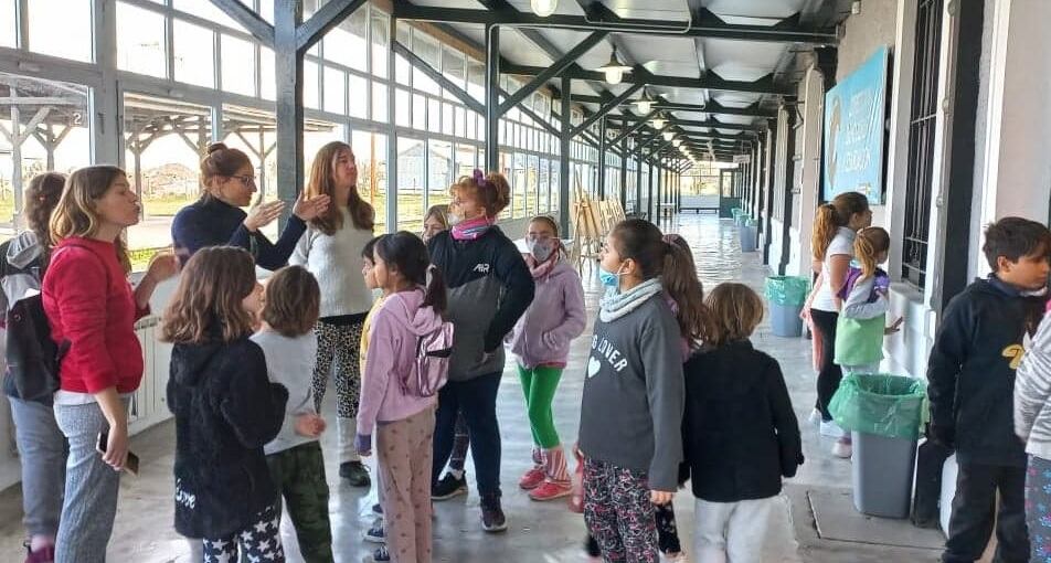 Visita al CCE de alumnos de la Escuela de Educación Estética Nº 2