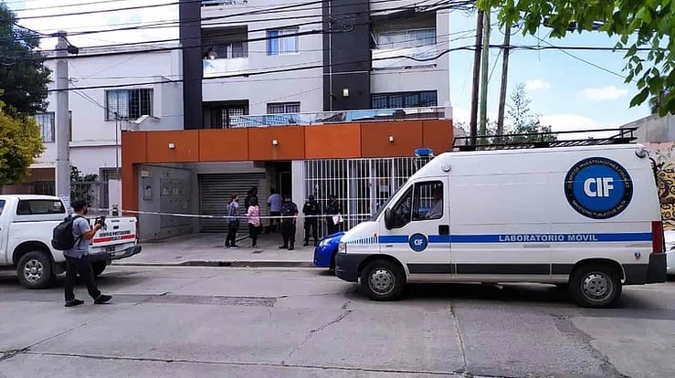 El edificio de Alvarado al 1700 donde encontraron el cuerpo de Macarena Blanco.