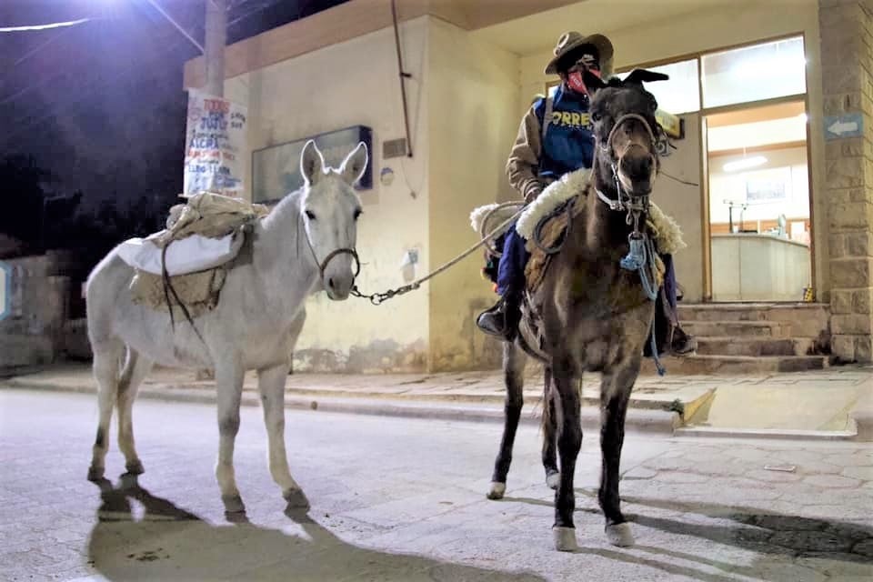 El operativo de traslado de las urnas comienza en la ciudad de Tilcara, en horas de la madrugada.