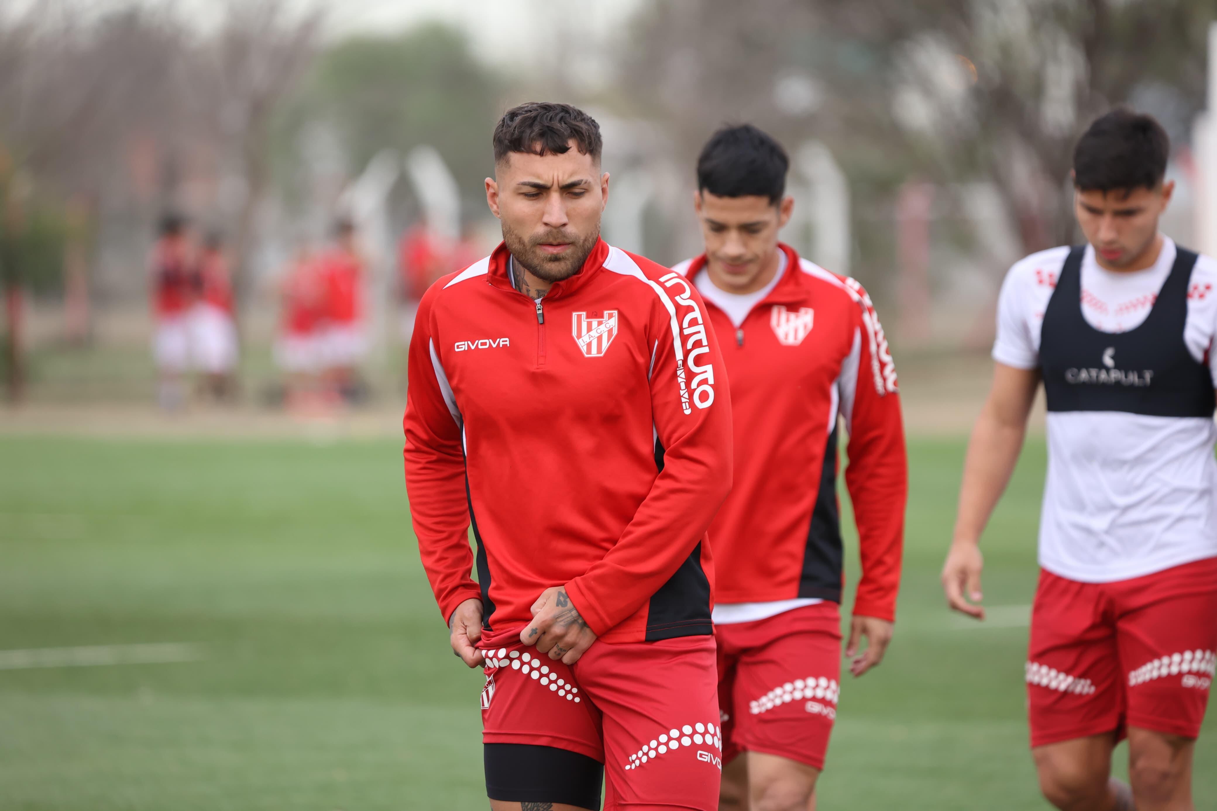 Damián Batallini en su primer entrenamiento en Instituto. Fue el primer refuerzo. (IACC).