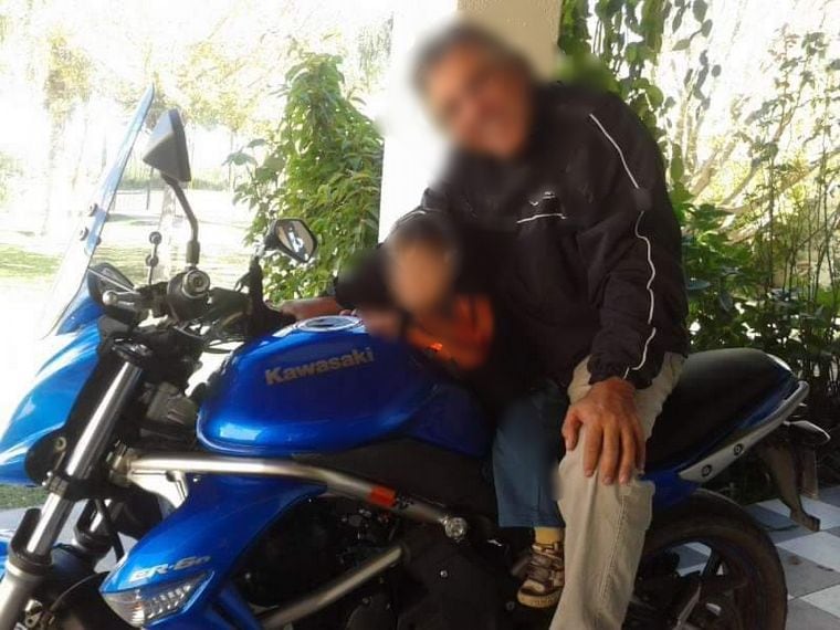 Los "poliladrones" sustrajeron la moto dominio 840 GJT. Piden recuperarla. (Foto: Cadena 3)