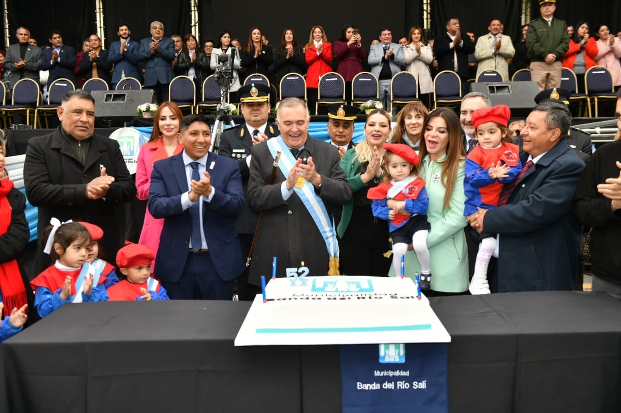 Jaldo participó de los festejos por el 52 aniversario de la Municipalidad de B. R. S.