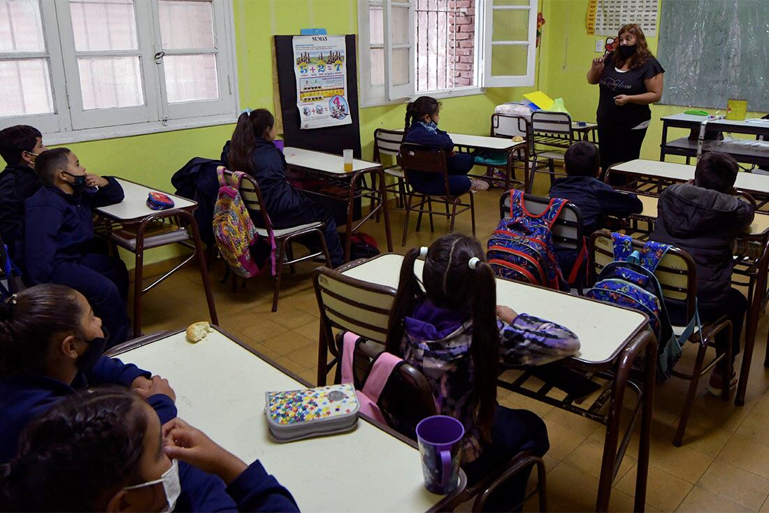 Tras la finalización de las clases virtuales y la presencialidad absoluta, un informe analiza que hay un alumno menos por cada curso de primario con respecto a los años previos a la pandemia.