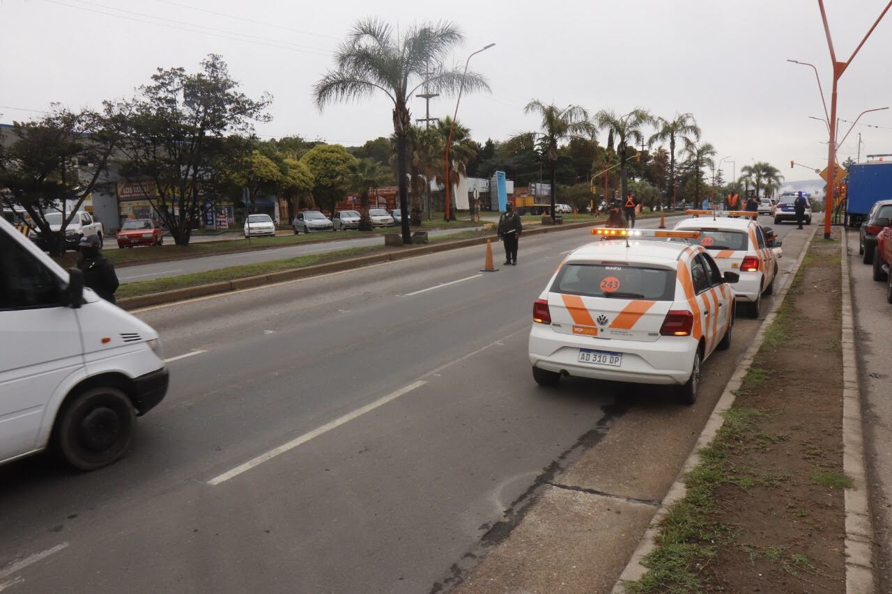 Uno de los tantos controles vehiculares durante un fin de semana de verano en Carlos Paz.