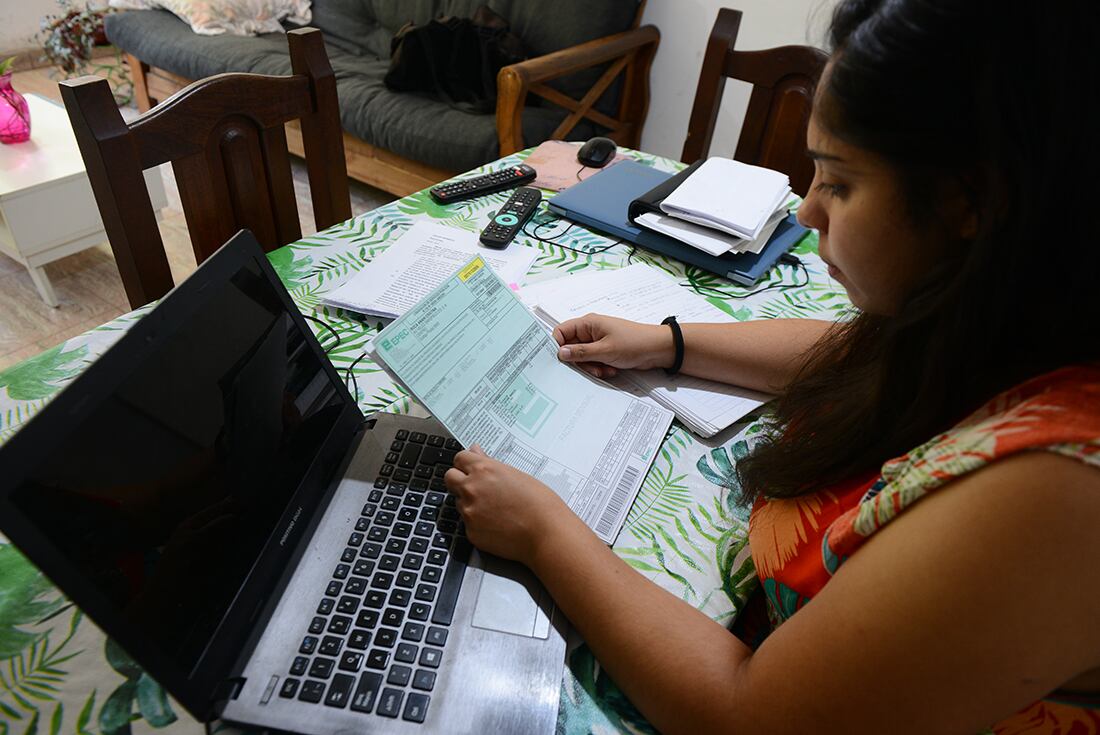 Abigail Roca estudiante universitaria
Nota sobre que gasto tiene estudiar y alquilar gastos de servicios expensas
Sábado 18 diciembre 2021
Fotografía José Gabriel Hernández