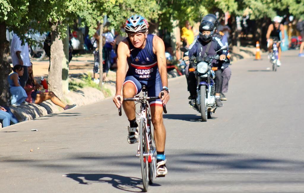 Mario Delpodio, triatleta de 78 años.