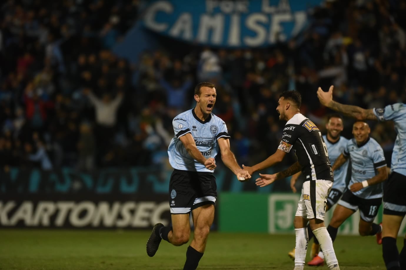 Diego Novaretti festeja el 2-1 de Belgrano ante All Boys. (Facundo Luque)