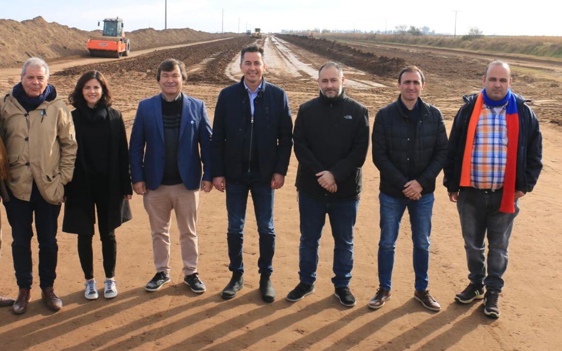 El vicegobernador Manuel Calvo recorrió este viernes la obra de pavimentación de la Ruta Provincial N° 10,