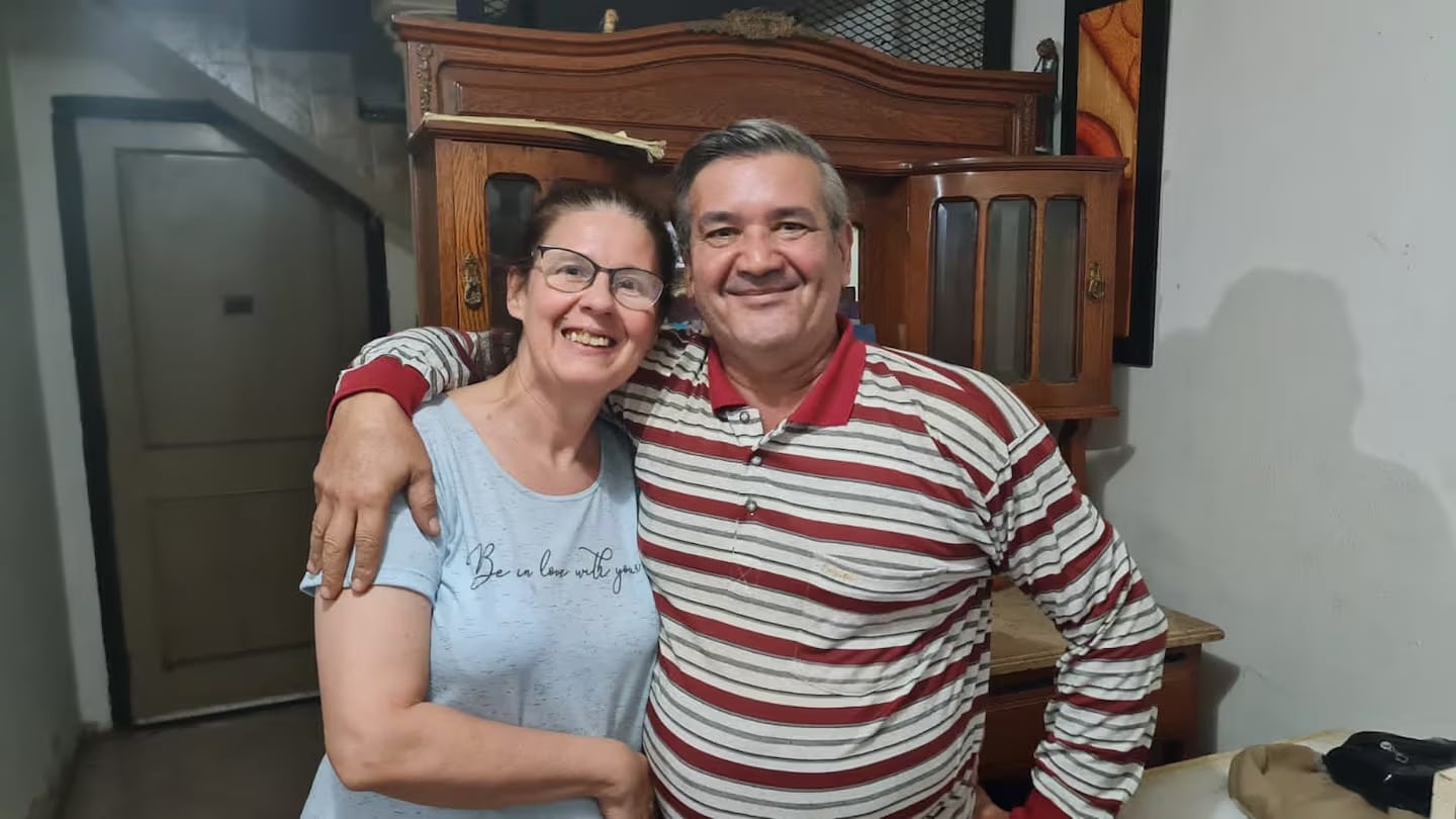 Sergio y Analia, hincha de Talleres y River, respectivamente.