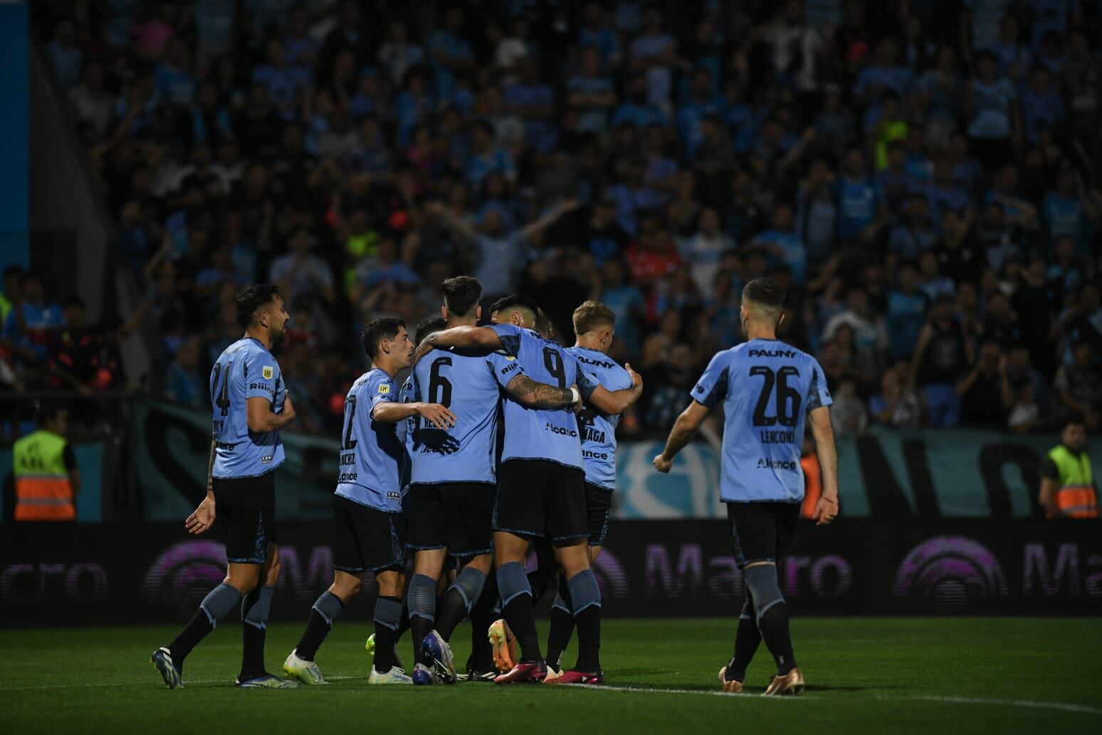 La fiesta de Belgrano en el triunfo ante Boca. (Facundo Luque / La Voz).