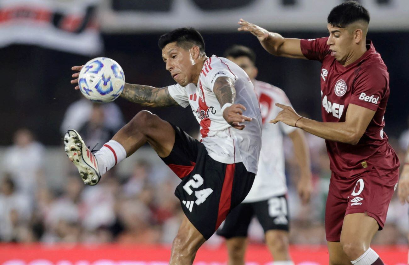 River se mide ante Lanús en un partido válido por la sexta fecha de la Zona B del Torneo Apertura de la Liga Profesional. (Fotobaires)