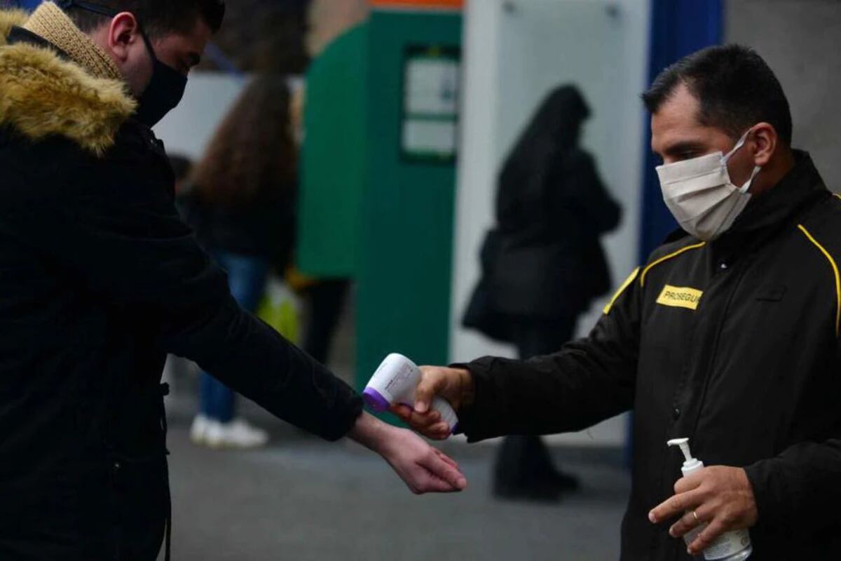 Coronavirus en Córdoba: ya no se exigirá la toma de temperatura, pero sigue el uso de barbijos