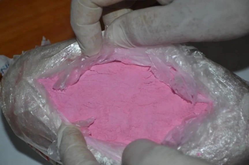 Incautan cocaína rosa, éxtasis y marihuana enviada desde Iguazú a Buenos Aires.