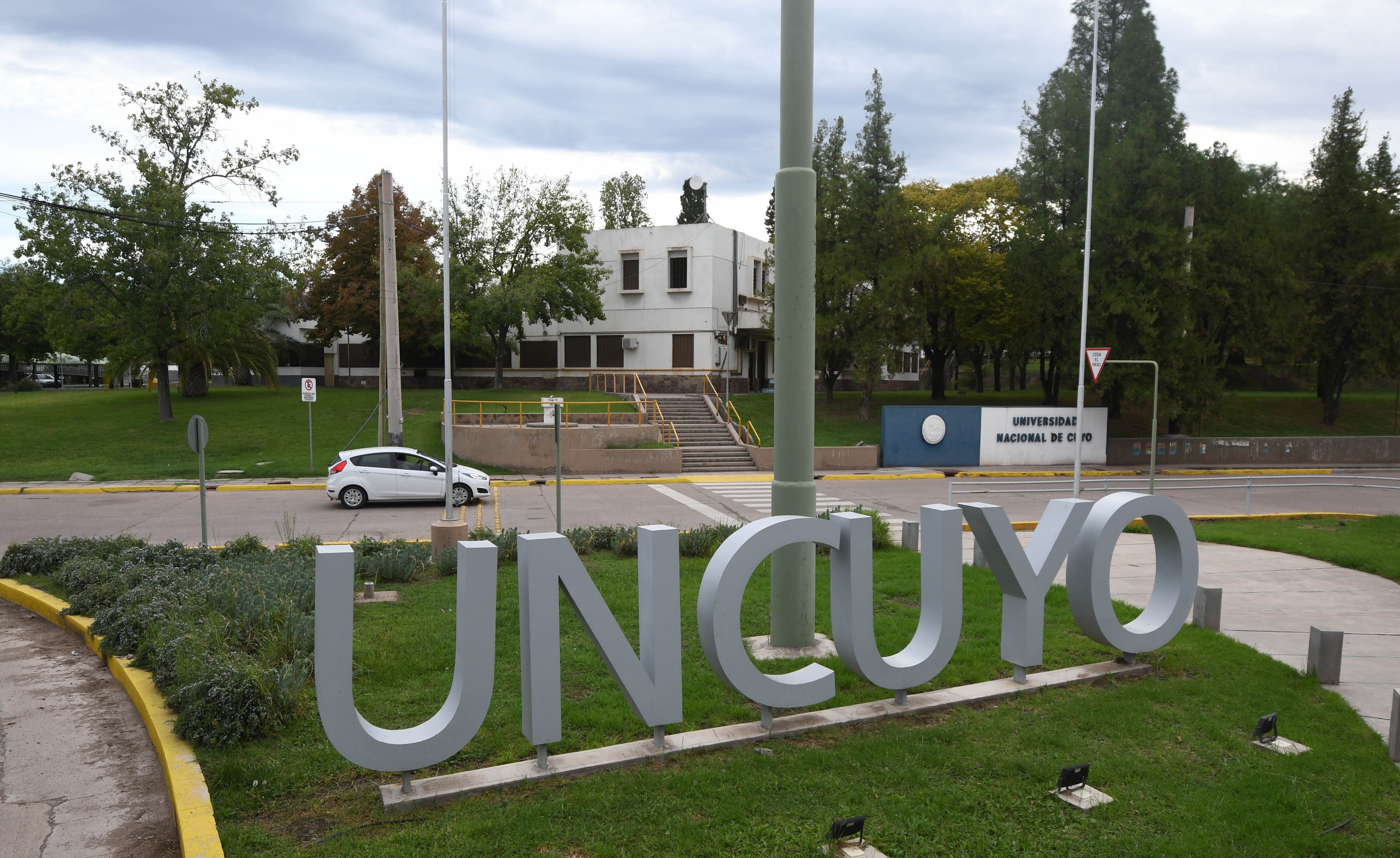 La UNCuyo ya confirmpo que no exigirán el pase sanitario "por el momento". Foto: José Gutierrez / Los Andes.  