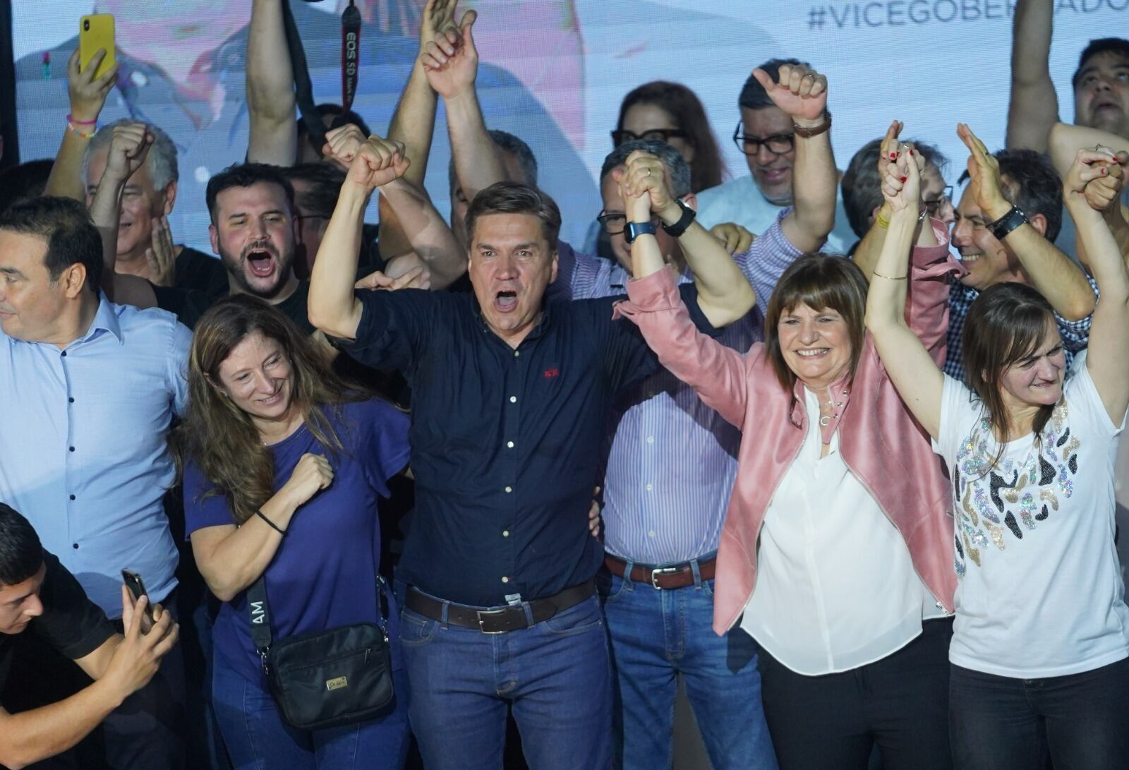 Leandro Zdero es el nuevo Gobernador de Chaco y lo festeja acompañado de Patricia Bullrich.