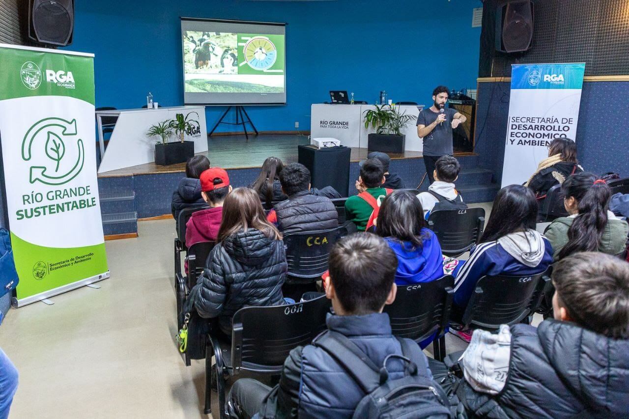 Río Grande: exitosa convocatoria en la Expo y Foro Ambiental 2023