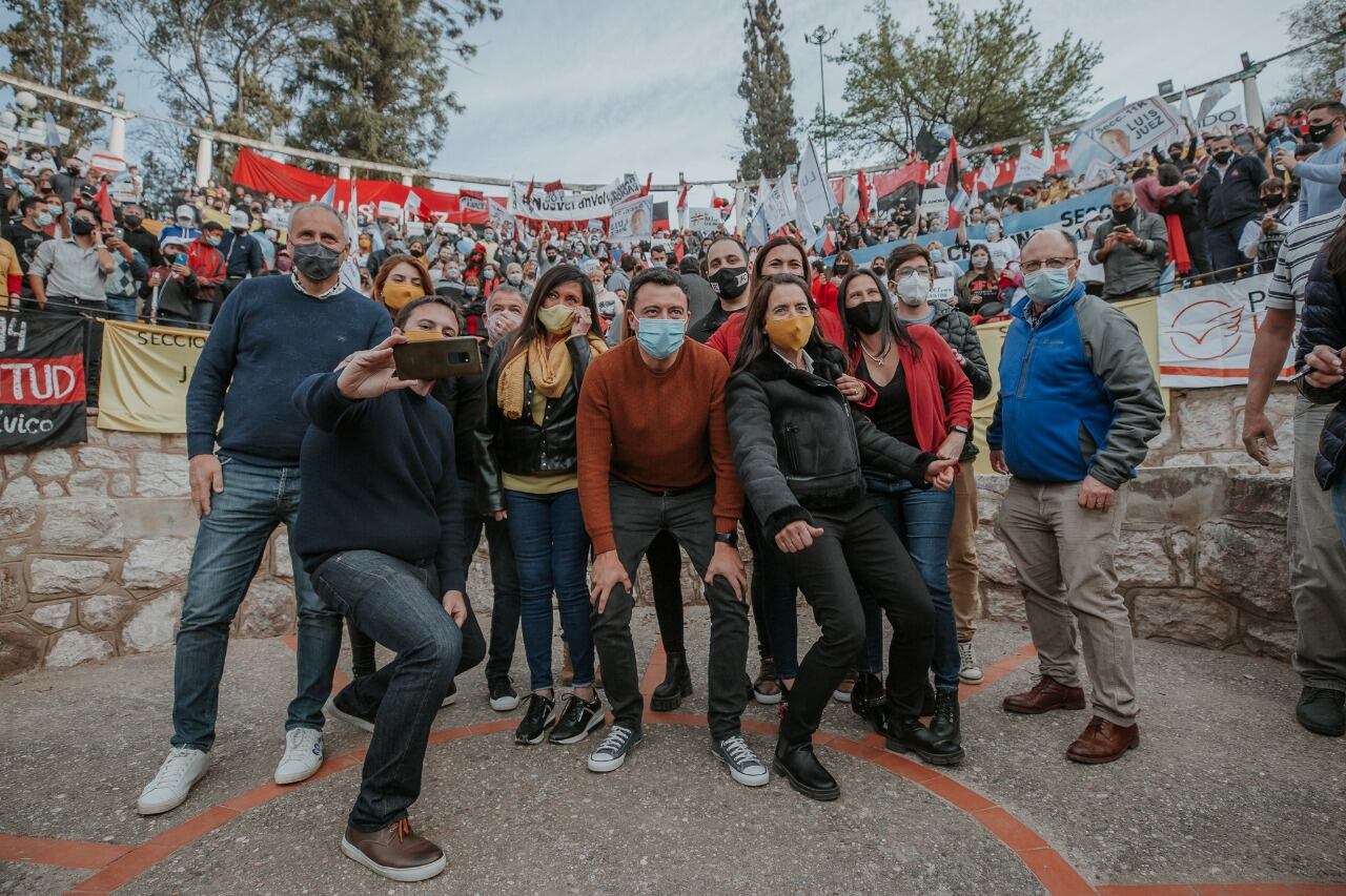 Cierre. La lista Cambiando Juntos bajó el telón en el teatro Griego, en la Capital.