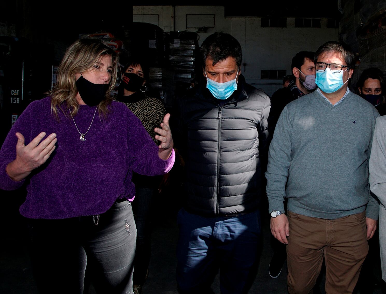 El precandidato de Dar el Paso recorrió la fábrica de Luz Azul junto a Gabriela Benac