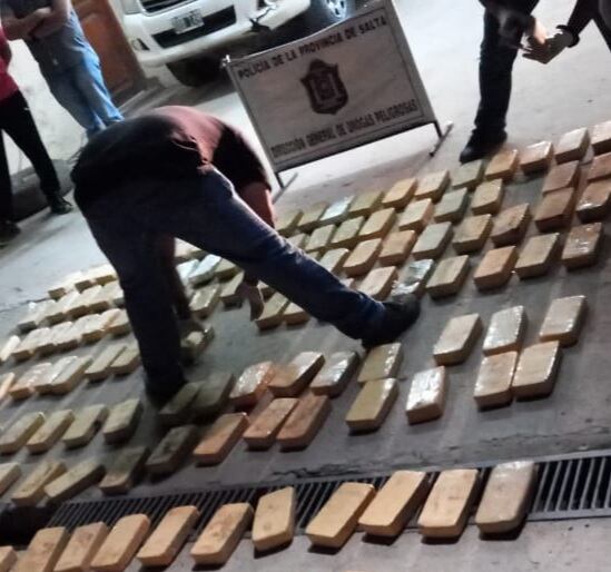 La Policía de la provincia de Salta incautó casi 150 kilos de cocaína, valuados 89 millones de pesos.