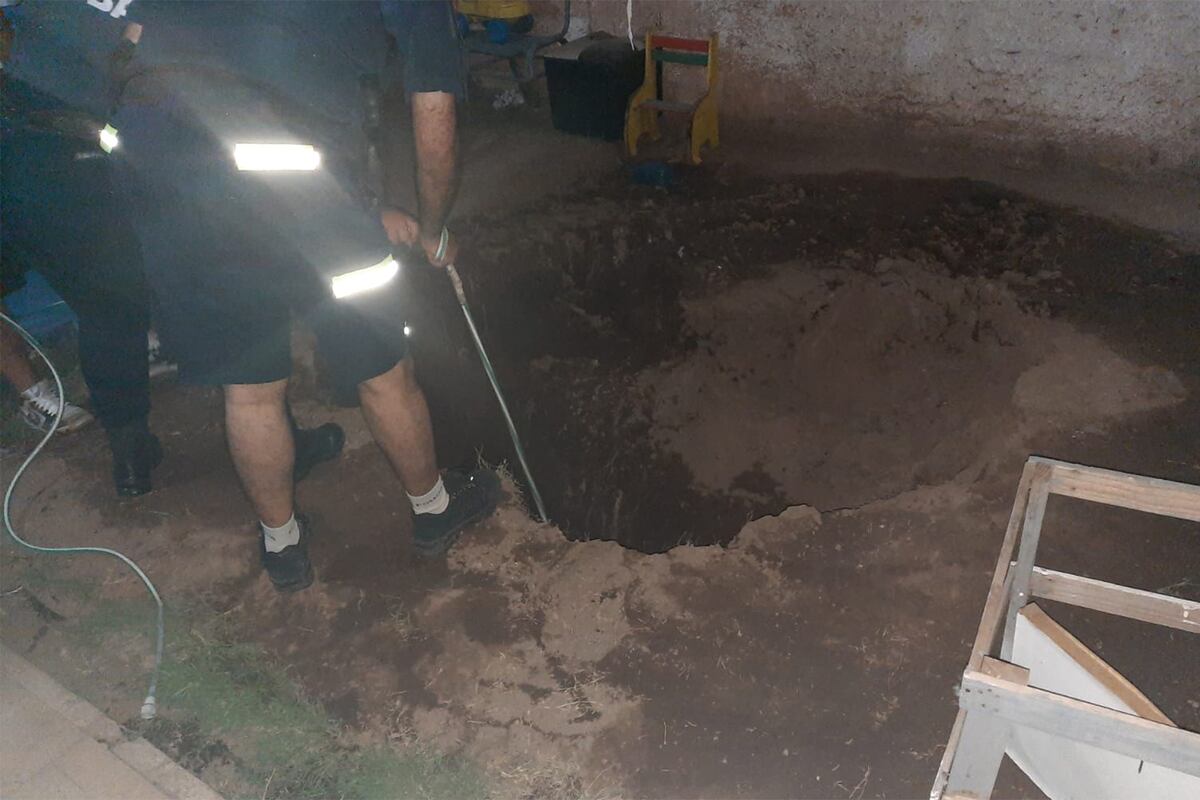 Córdoba: dramático rescate de una beba que se cayó a un pozo negro