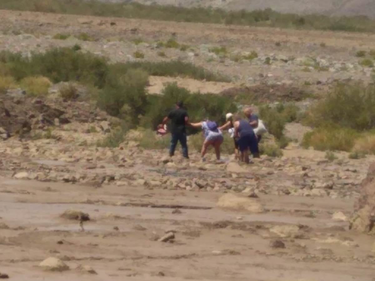 Turistas quedaron varados en El Sosneado por el corte en la ruta 220.