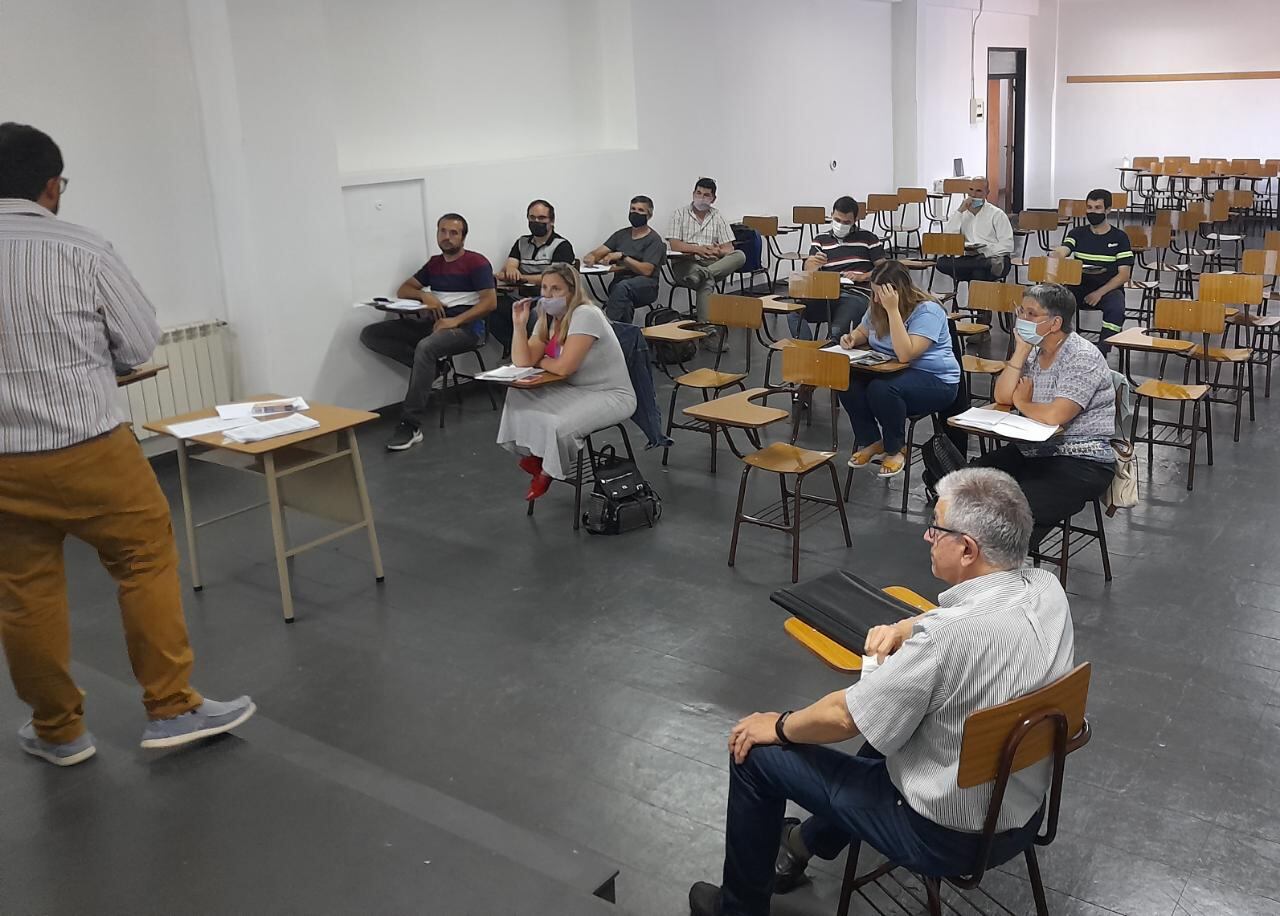 Reunión entre autoridades de UTN y docentes de Cresta