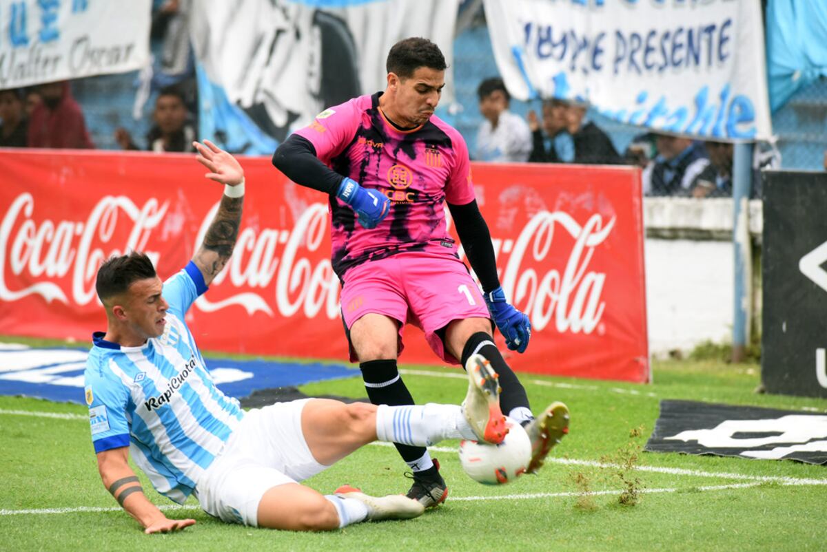 ¿Fue penal?: la gran polémica en el final de Talleres - Atlético Tucumán