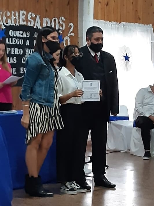 Emotivo acto de egresados de la Secundaria Nº2