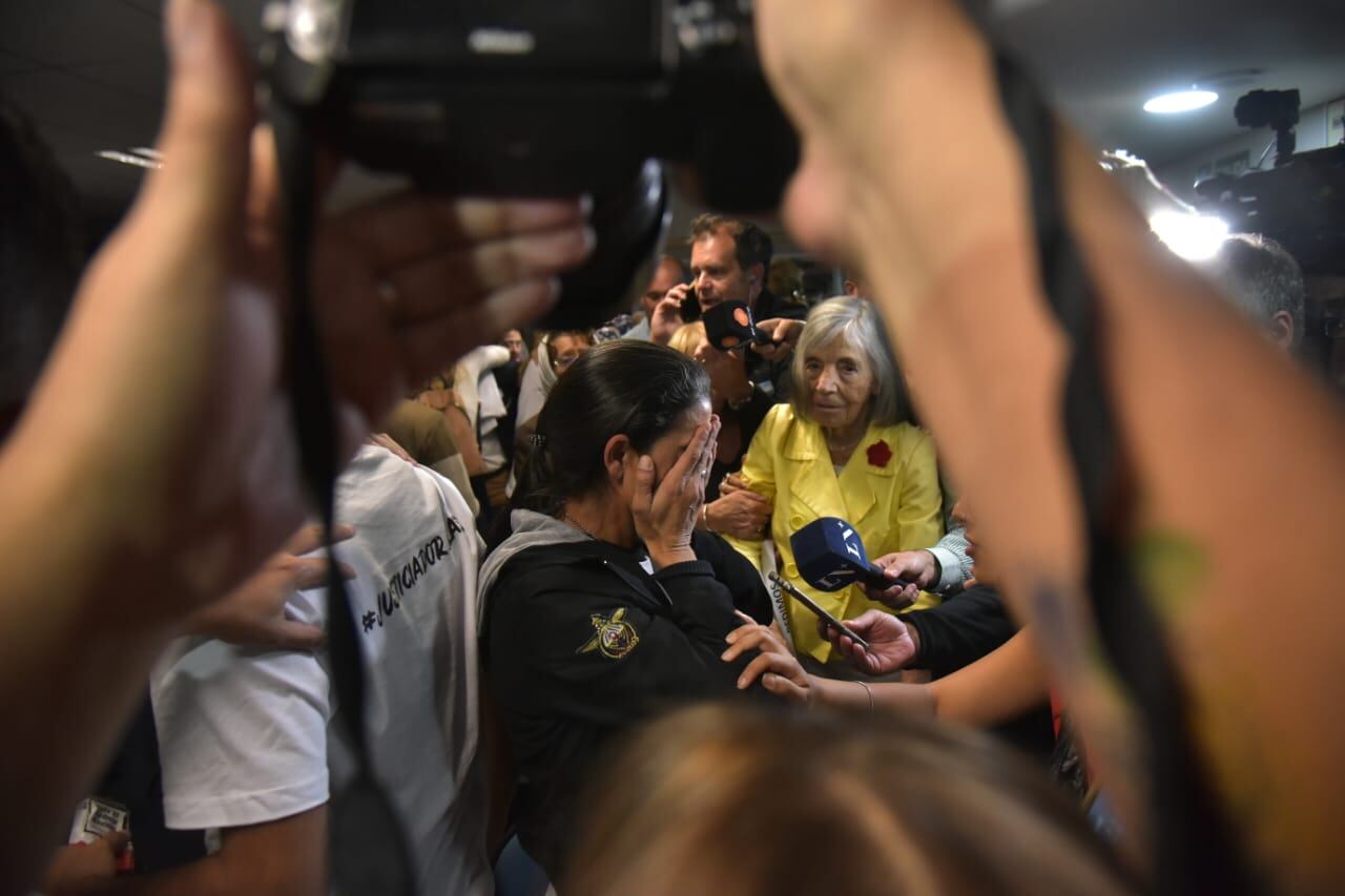 Soledad Laciar, la madre de Blas Correas, después de la lectura de la sentencia por el crimen de su hijo. (Facundo Luque / La Voz)