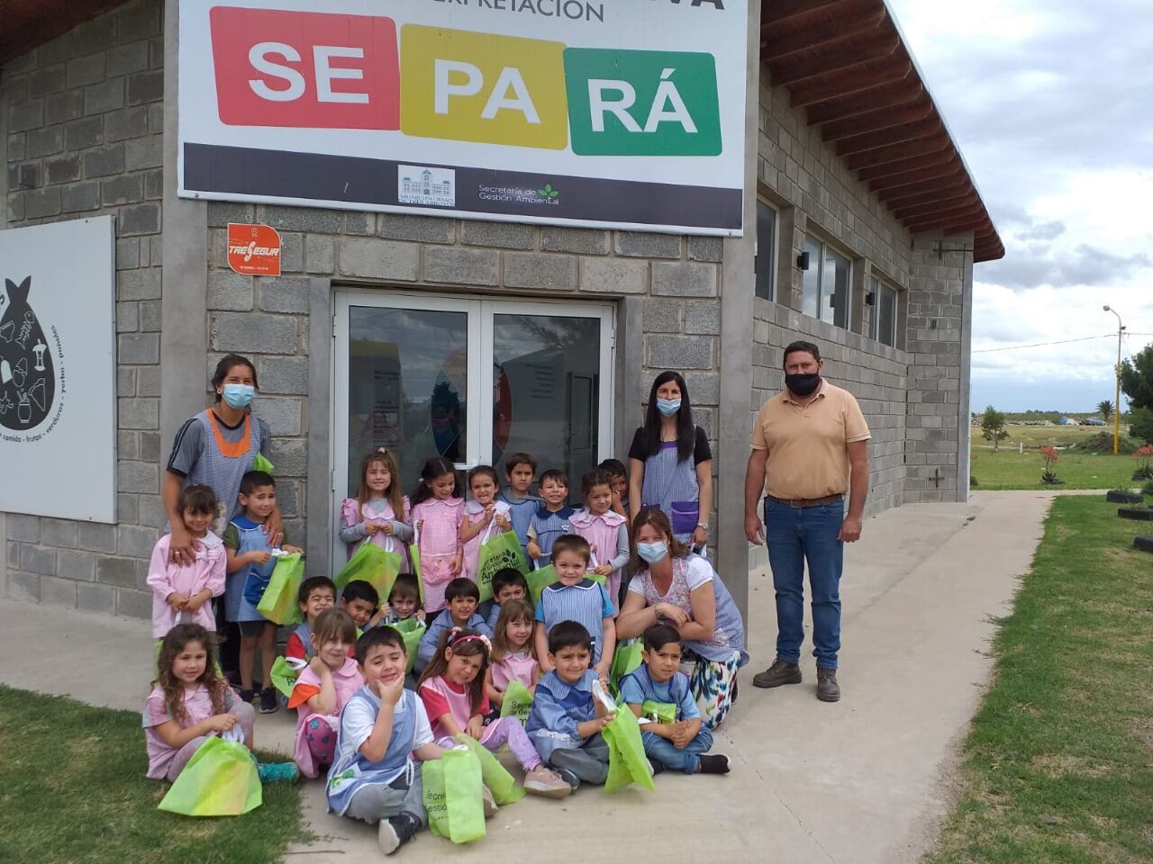 Alumnos del Jardín 913 visitaron la Planta de Separación de Residuos