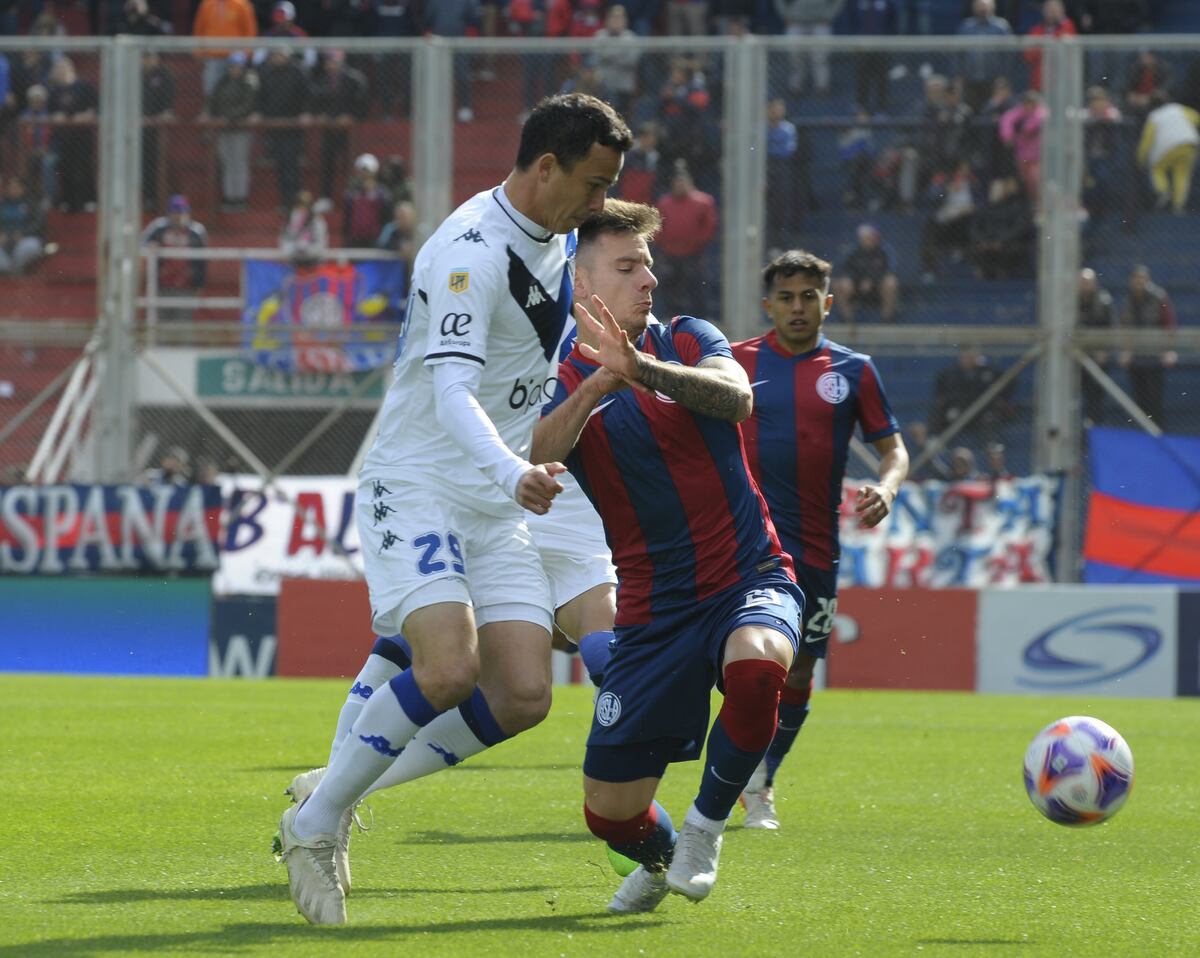 San Lorenzo le ganó sobre la hora a Vélez con un final que tuvo al VAR como protagonista