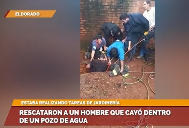 Rescatan a un hombre que cayó a un pozo en Eldorado.