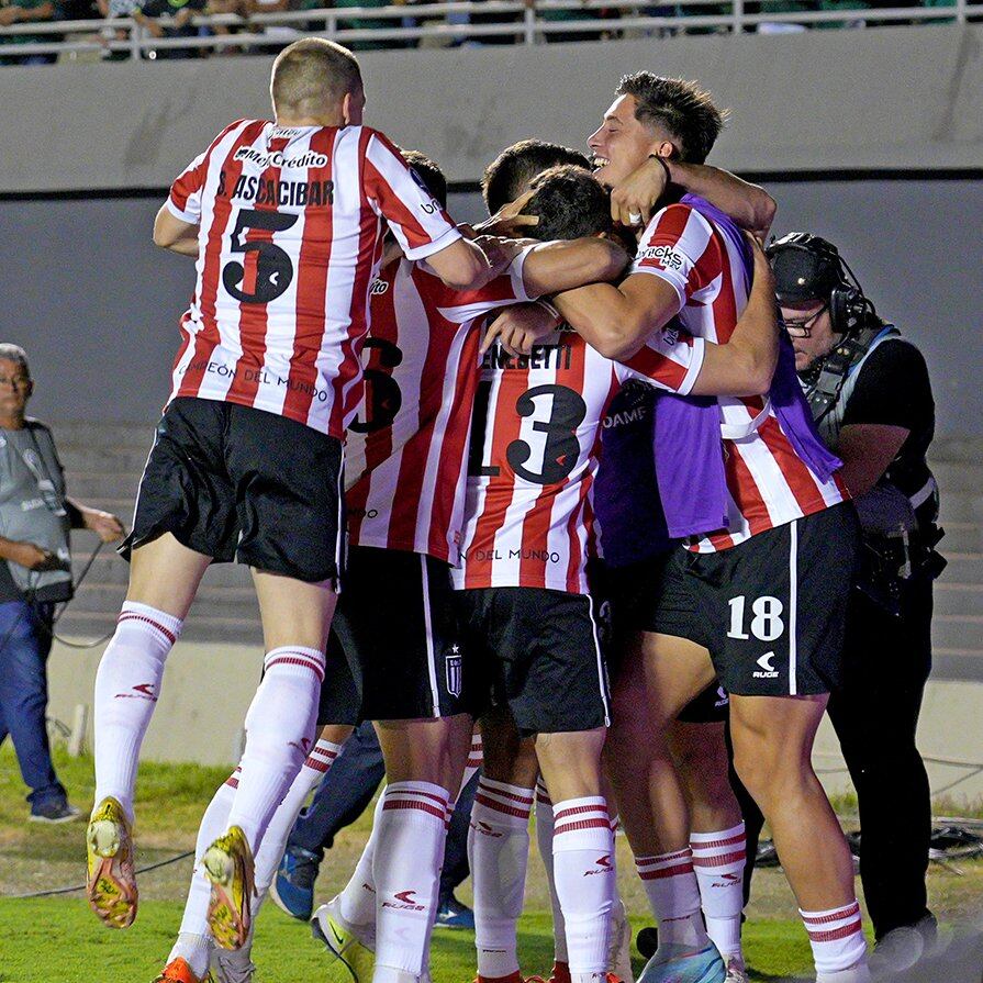 Estudiantes es el equipo más goleador de la Copa Sudamericana