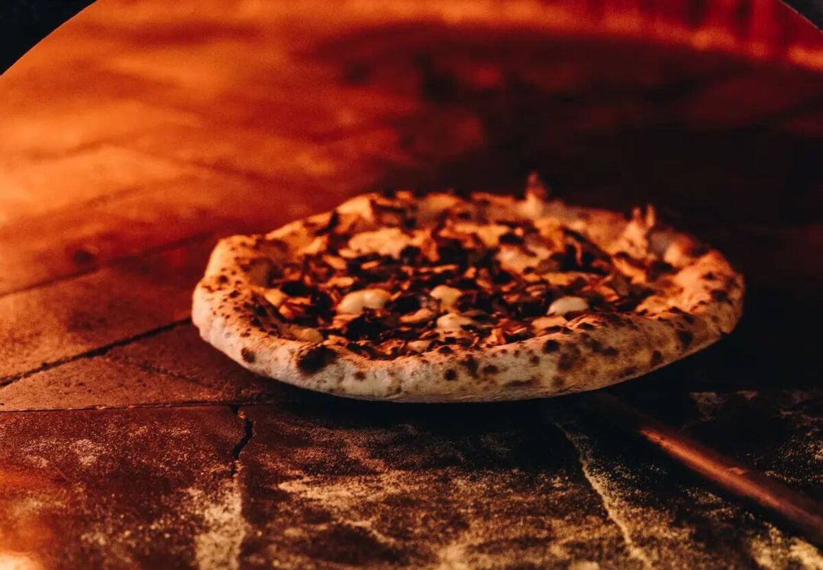Qué tiene la pizza argentina que ganó en el Mundial en Nápoles: “Como le gusta al cordobés”