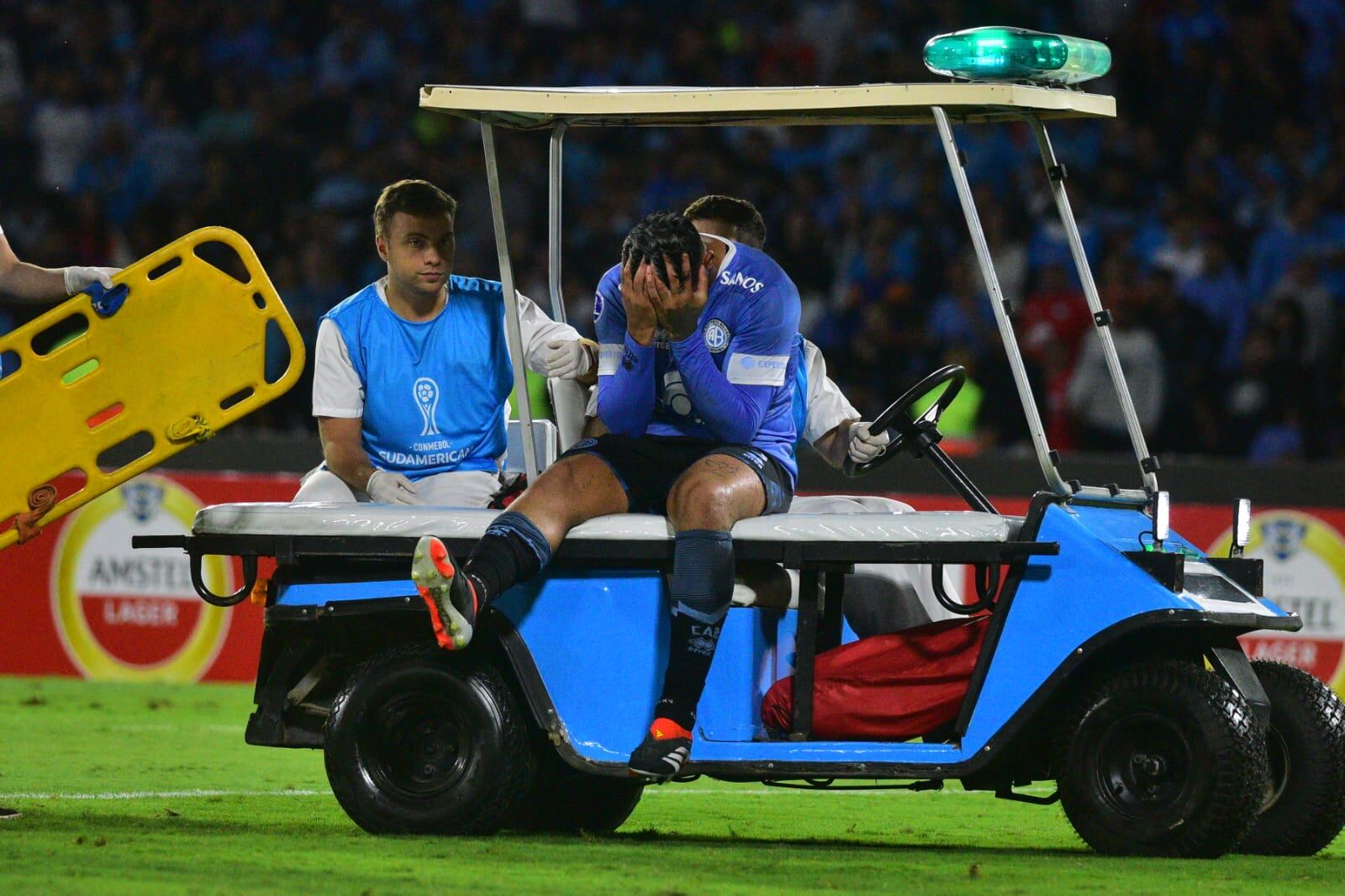 El delantero de Belgrano Lucas Passerini y su lesión ante Inter. (La Voz).