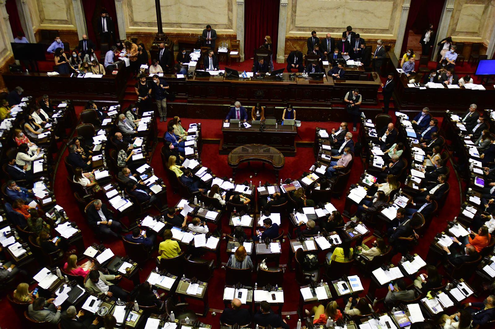 Diputados debate este martes la Ley de Etiquetado Frontal. (Federico López Claro / La Voz)