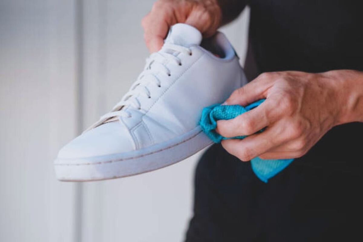 El truco definitivo para dejar como nuevas las suelas de las zapatillas blancas