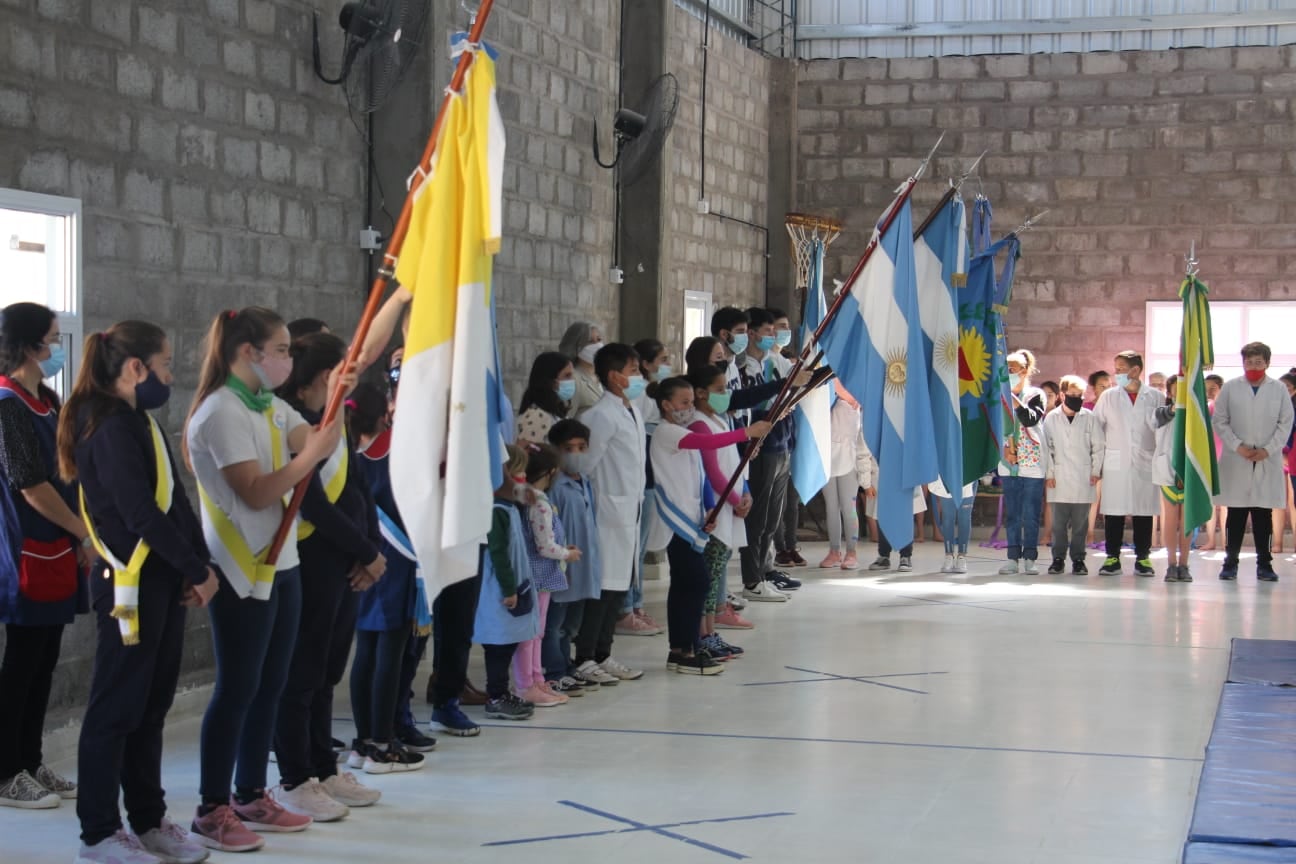 Se inauguró el SUM de la Escuela Nº 17 de Orense