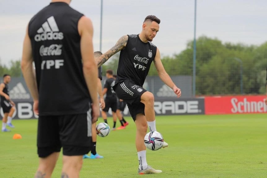 Lucas Ocampos entrenando con el seleccionado nacional. / Gentileza.