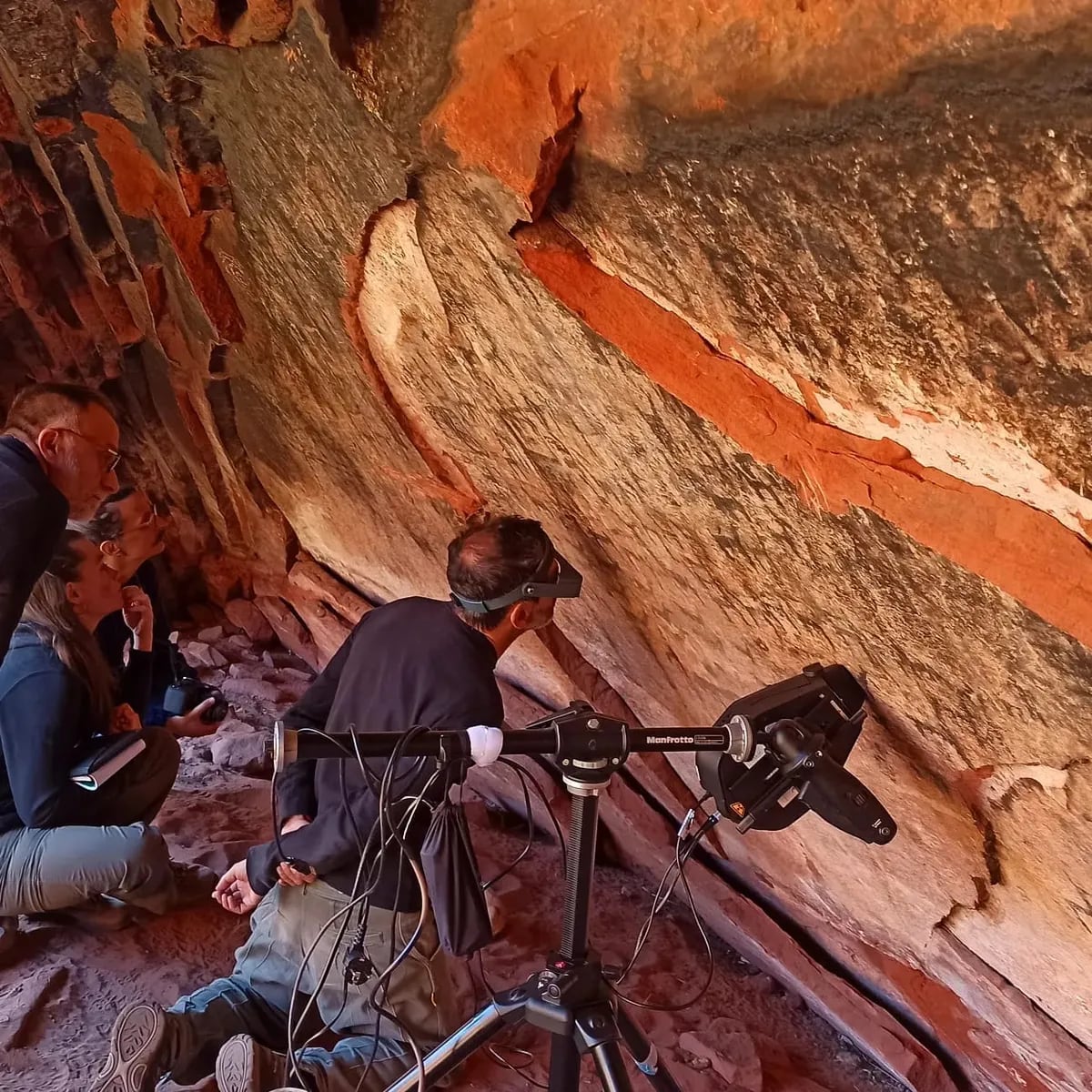 Los científicos realizaron un relevamiento macroscópico de los abrigos Inca Cueva 1 e Inca Cueva 4 y un exhaustivo estudio arqueométrico multi-analítico de las pinturas rupestres.