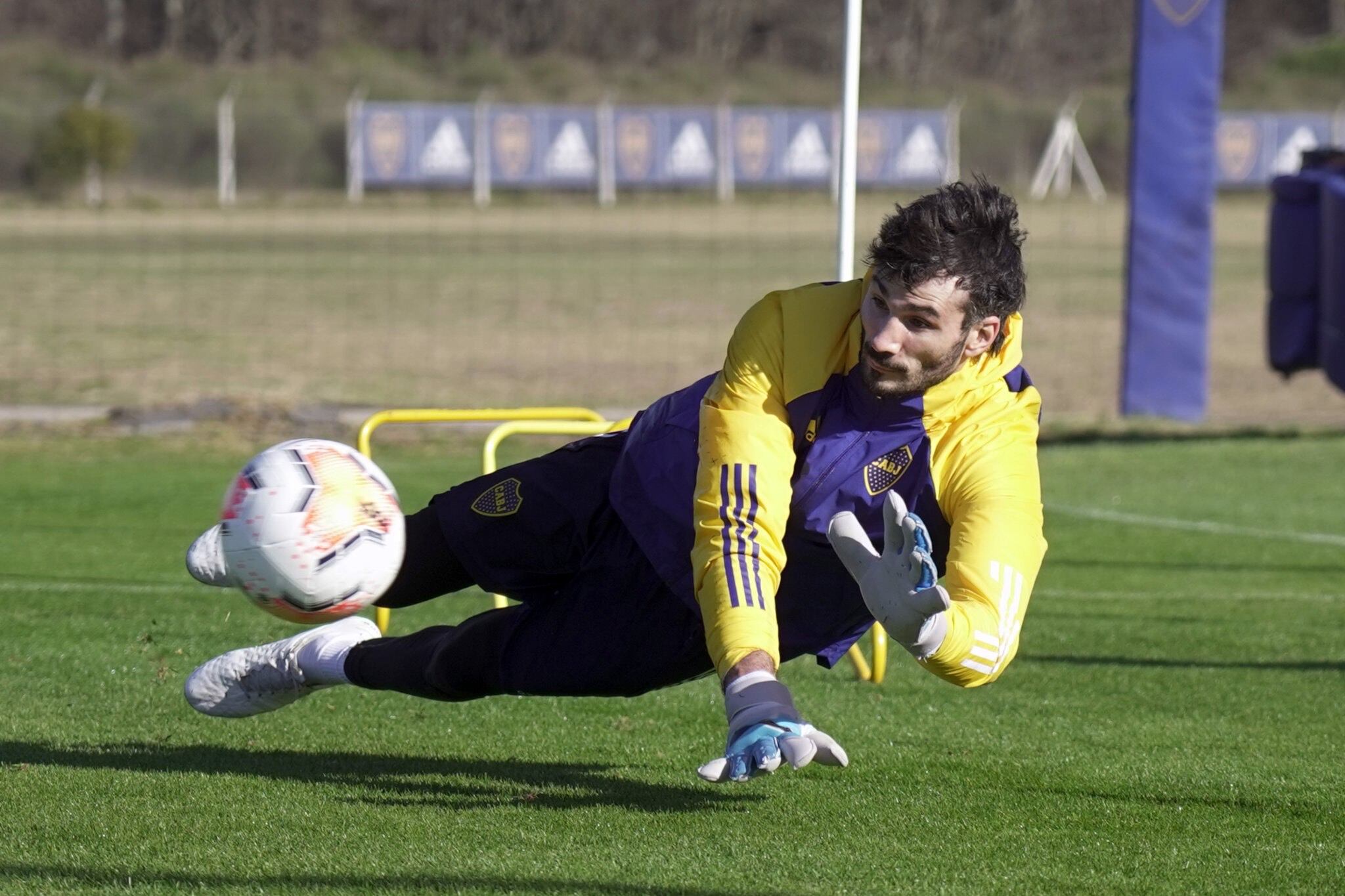 Javier García en un entrenamiento con Boca.